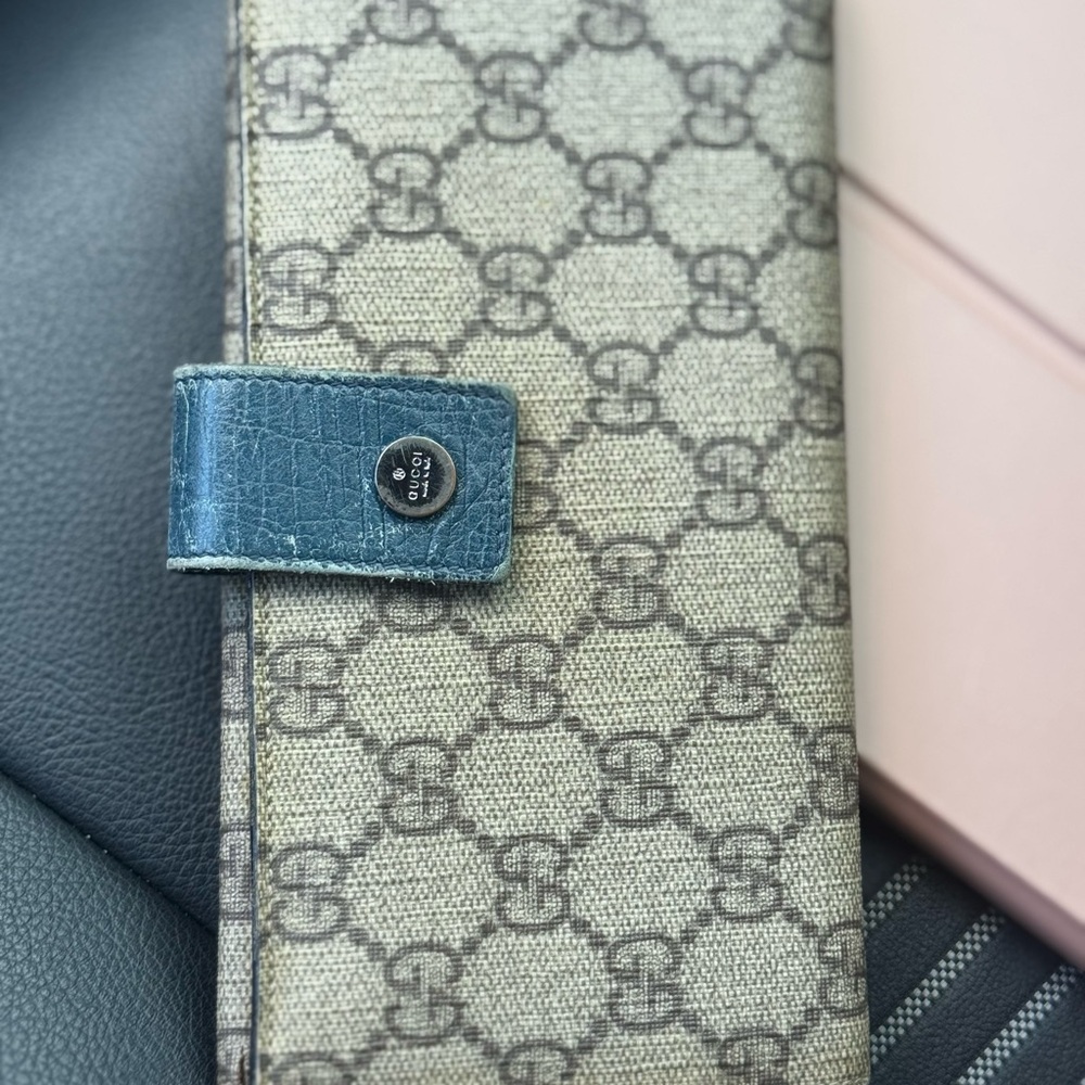 Authentic Gucci Beige and Blue wallet